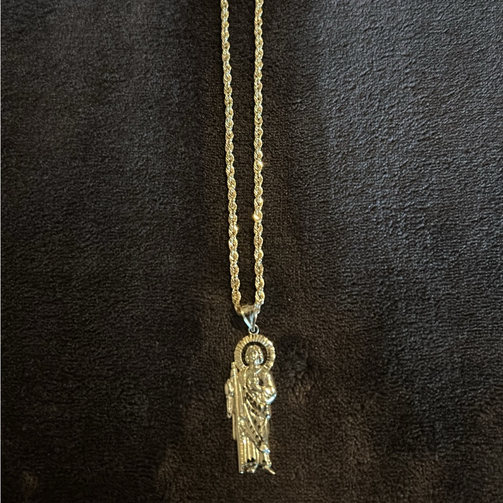 Gold Pendant Necklace